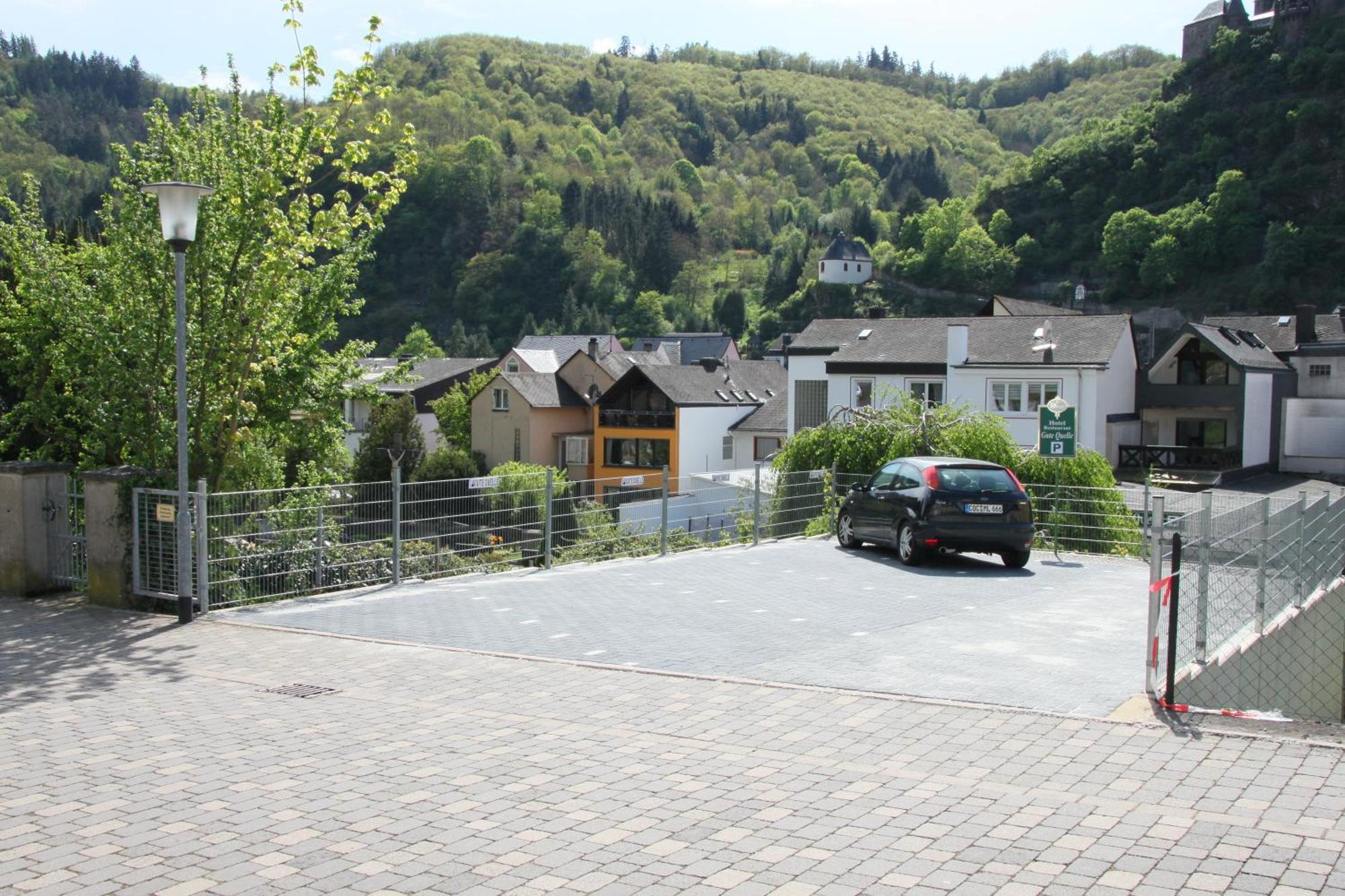 Hotel Und Gaestehaus Gute Quelle Cochem Esterno foto
